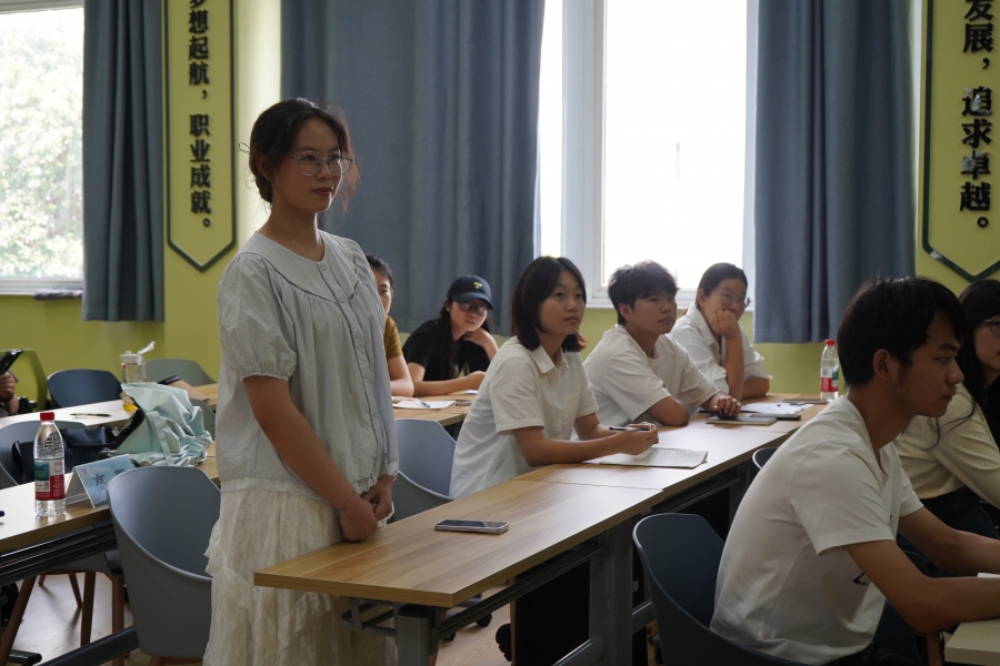 e02d7211a1ff84a2710cb8a1e5ad43b.jpg