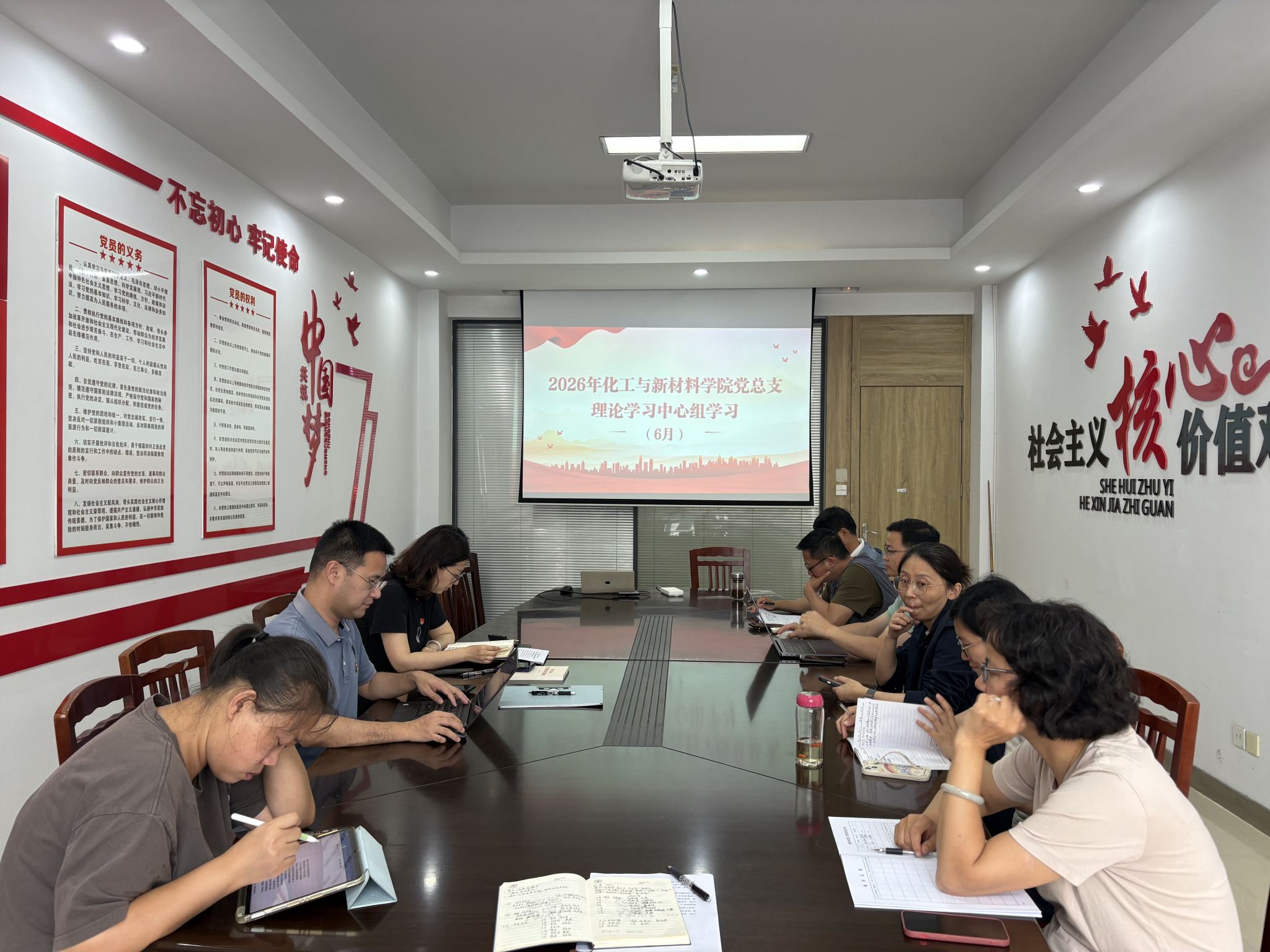 40c4862354e8975e29dfa0cb0a787e93.jpg 40c4862354e8975e29dfa0cb0a787e93.jpg